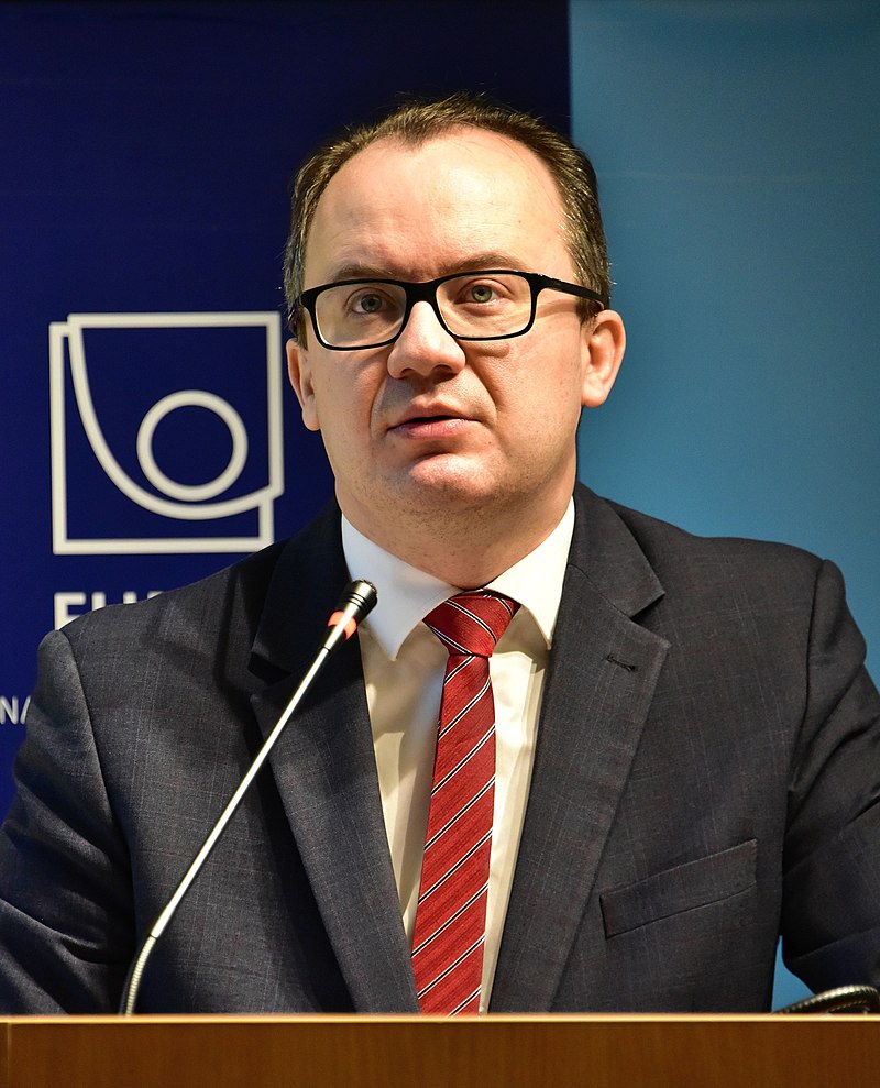 Rzecznik Praw Obywatelskich, prof. Adam Bodnar stwierdził, że służby nagminnie kontrolują Polaków i należy podjąć w tej sprawie interwencje (fot. Adrian Grycuk/Wikipedia)